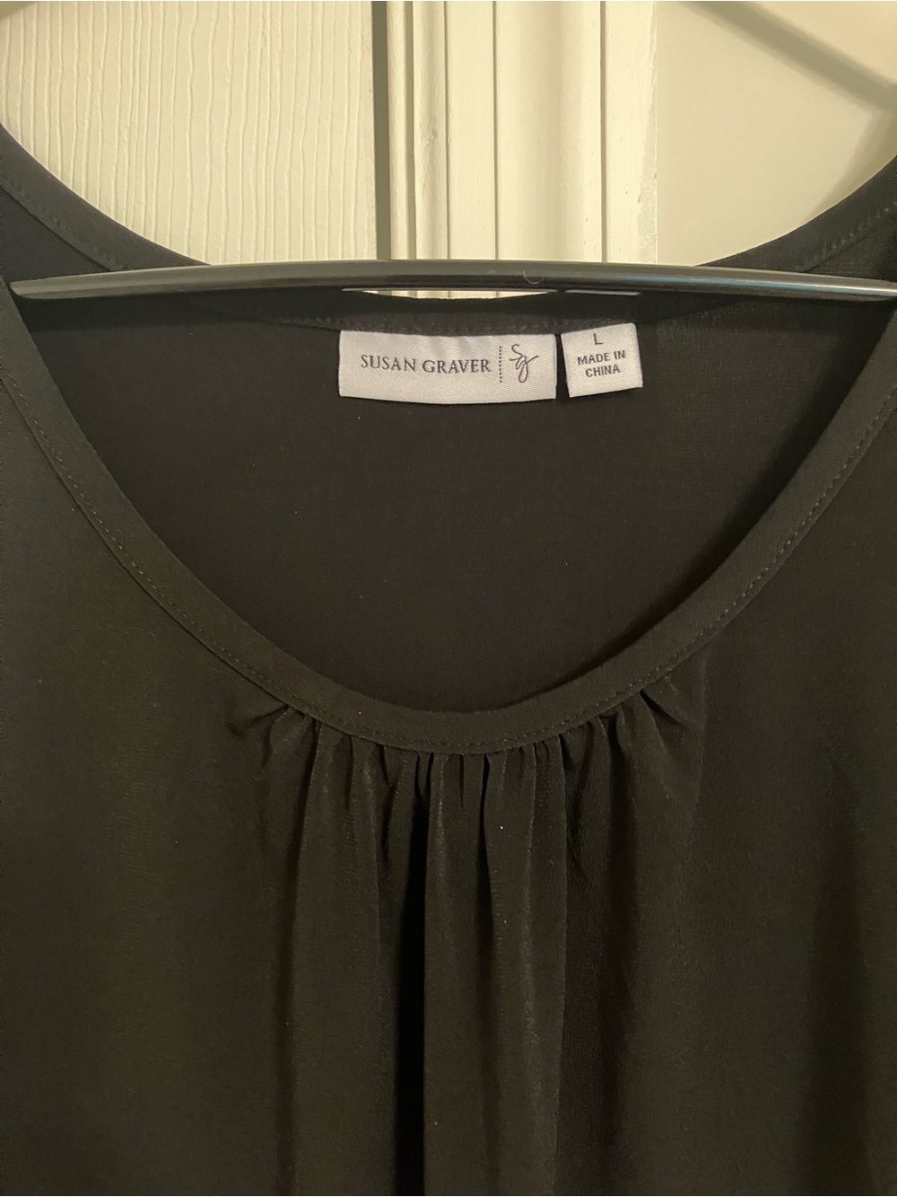 Susan Graver Black Flowy Sleeveless Blouse Tank Top Size Large Liquid Knit ? - Picture 2 of 2